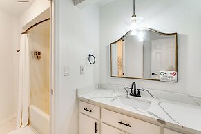 Group Getaway: Luxe Lakeside Gem in Port Charlotte