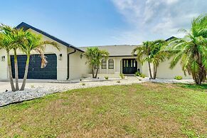 Group Getaway: Luxe Lakeside Gem in Port Charlotte