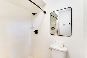 Group Getaway: Luxe Lakeside Gem in Port Charlotte