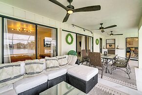 Group Getaway: Luxe Lakeside Gem in Port Charlotte