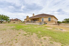 1 Mi From Lake: Pet-friendly Del Rio Gem