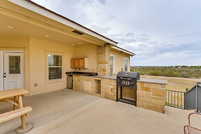 1 Mi From Lake: Pet-friendly Del Rio Gem