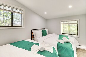 Poconos Family Home w/ Lake Access & Game Room