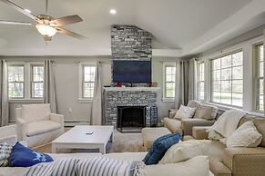 1 Mi to Lake Erie: Family-friendly Angola Home!