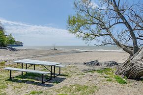 1 Mi to Lake Erie: Family-friendly Angola Home!