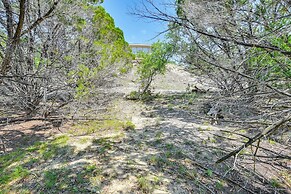 Hot Tub & Valley Views: Hidden Gem in Texas