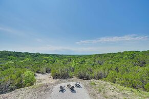 Hot Tub & Valley Views: Hidden Gem in Texas