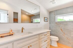 Hot Tub & Valley Views: Hidden Gem in Texas