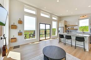 Hot Tub & Valley Views: Hidden Gem in Texas