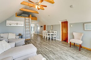 Walk to Hawk's Nest Beach: Coastal Old Lyme Apt