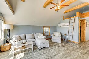 Walk to Hawk's Nest Beach: Coastal Old Lyme Apt