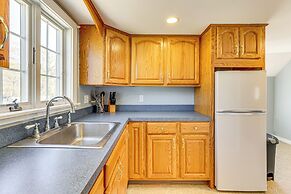 Walk to Hawk's Nest Beach: Coastal Old Lyme Apt