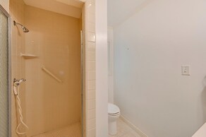 Home 3 Mi to Main St Julian: Great for Groups!