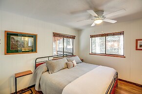 Walk to Lake Almanor: Prattville Cabin w/ 2 Decks!