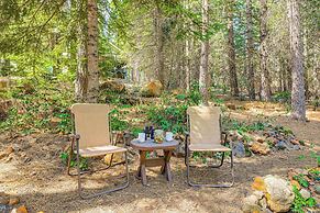 Walk to Lake Almanor: Prattville Cabin w/ 2 Decks!