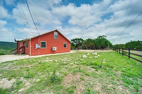 Pet-friendly Hideaway 13 Mi to Leakey