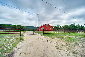 Pet-friendly Hideaway 13 Mi to Leakey
