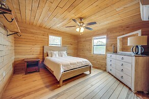 Pet-friendly Hideaway 13 Mi to Leakey