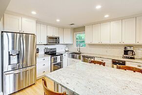 Remote Escape: Lake Home w/ Dock in Sparta!