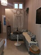 Boho Sisi Retreat - Poolside Oasis Garden Charm