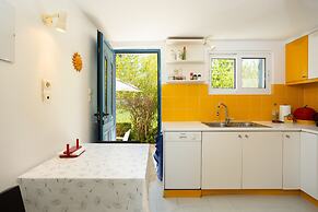 Agrilos Seafront Serenity - Waterfront Oasis