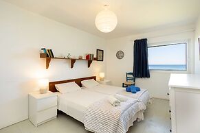 Agrilos Seafront Serenity - Waterfront Oasis