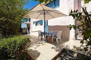 Agrilos Seafront Serenity - Waterfront Oasis