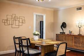 Chic Family Getaway Near LA With Space to Unwind