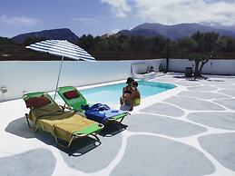 Boho Sisi Resort - Poolside Oasis Garden Vibes