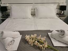 Boho Sisi Resort - Poolside Oasis Garden Vibes