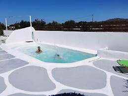 Boho Sisi Resort - Poolside Oasis Garden Vibes