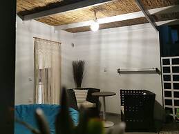 Boho Sisi Resort - Poolside Oasis Garden Vibes