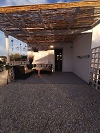 Boho Sisi Resort - Poolside Oasis Garden Vibes