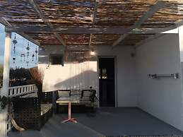 Boho Sisi Resort - Poolside Oasis Garden Vibes