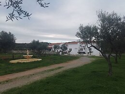 Boho Sisi Resort - Poolside Oasis Garden Vibes