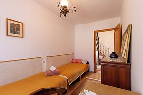 Lakeside Serenity House