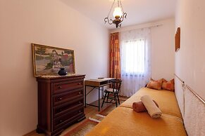 Lakeside Serenity House