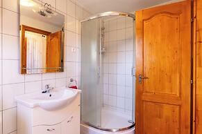 Lakeside Serenity House