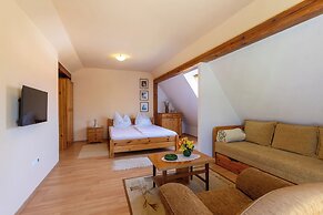 Lakeside Serenity House