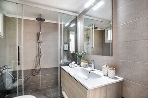 Helios Apartment by A&A Residencies