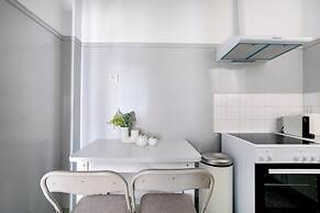 Helios Apartment by A&A Residencies