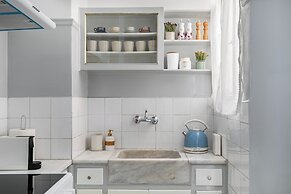 Helios Apartment by A&A Residencies