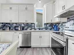 The Blue Flower 2 Bedroom Home