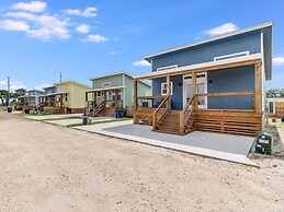 The Blue Flower 2 Bedroom Home