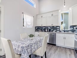 The Blue Flower 2 Bedroom Home