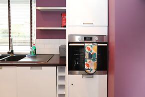 Hassocks Hideaway With Parking Garden