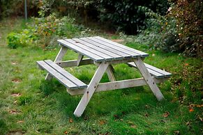 Hassocks Hideaway With Parking Garden