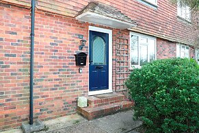 Hassocks Hideaway With Parking Garden