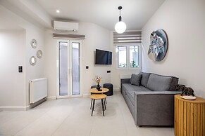 Plaka Clio Apartment by A&A Residencies
