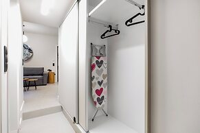 Plaka Clio Apartment by A&A Residencies